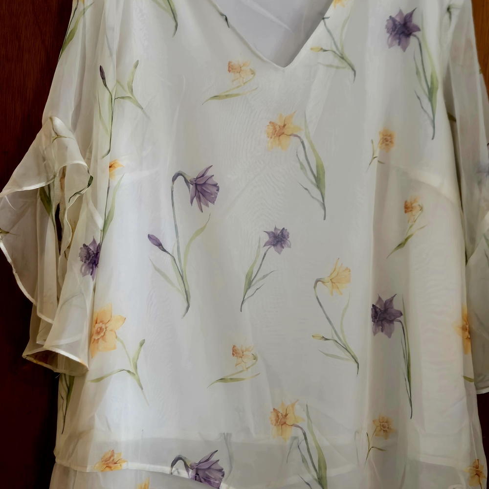 BloomChic Asymmetrical Ruffled Cream Blouse